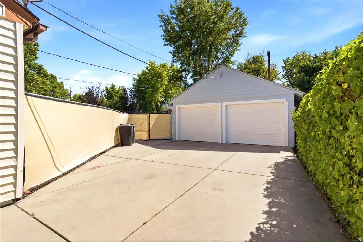 Large 2 car garage; plenty of parking on driveway.