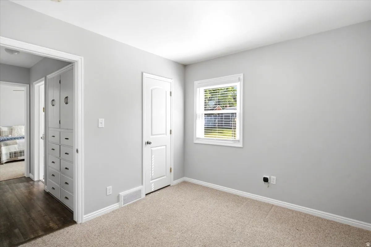 Nice bedrooms with brand new window!