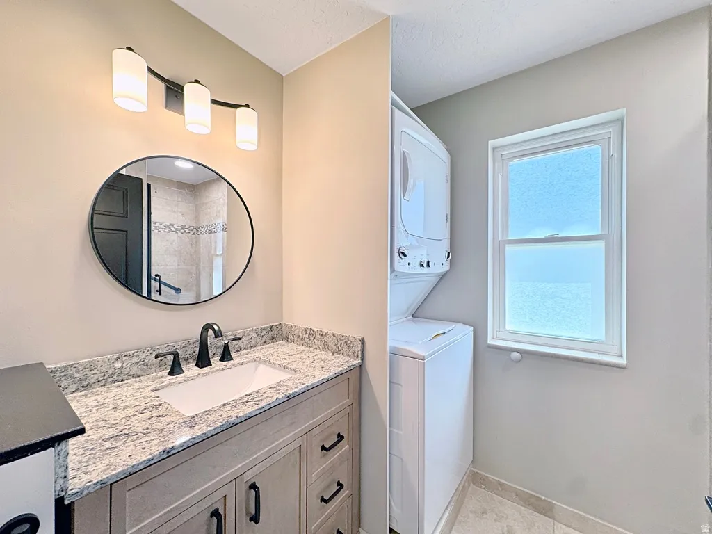East Side Suite Bathroom & Laundry