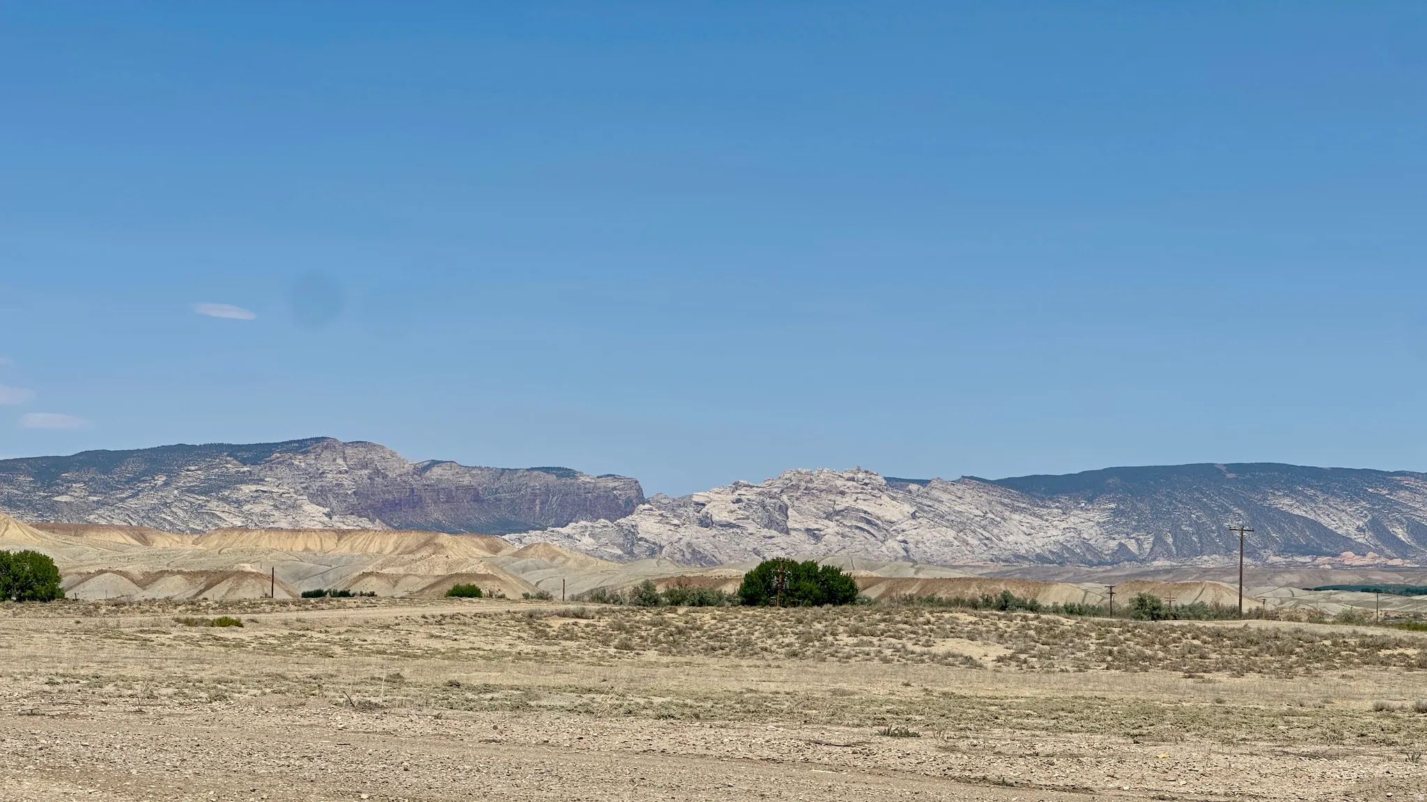 Clear views of mountain ranges