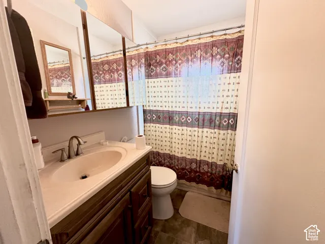 Main bathroom