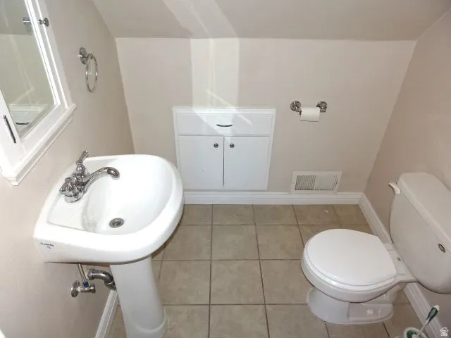 Half bath for level 2