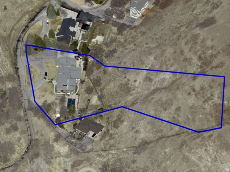 Aerial Parcel Map. Outlining the property boundaries and surrounding topography