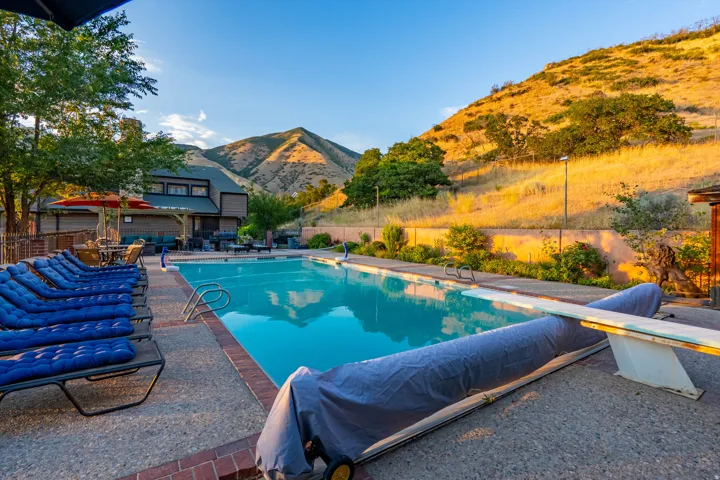 12 N Quiet Meadow Ln, Mapleton, Utah 84664