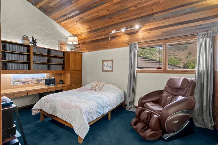 12 N Quiet Meadow Ln, Mapleton, Utah 84664