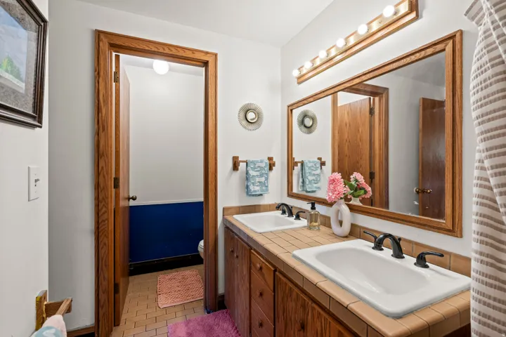 12 N Quiet Meadow Ln, Mapleton, Utah 84664