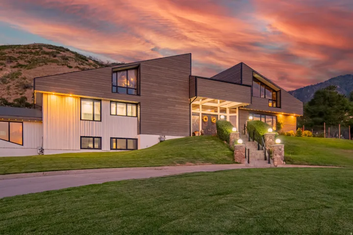 12 N Quiet Meadow Ln, Mapleton, Utah 84664