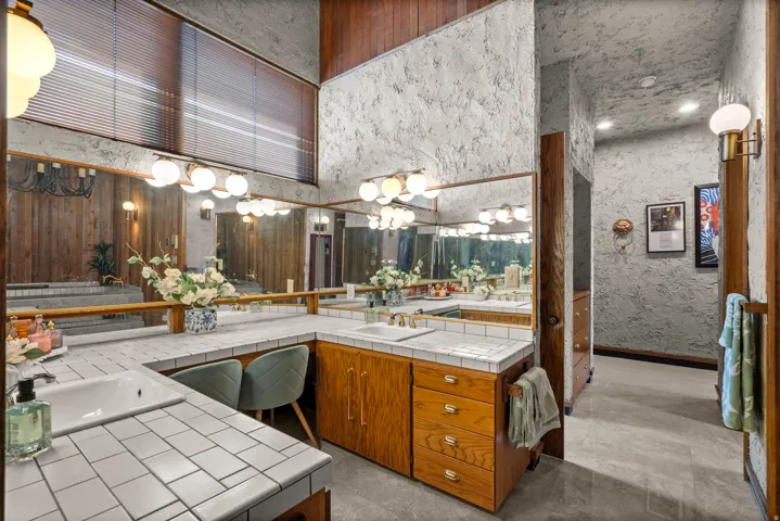 12 N Quiet Meadow Ln, Mapleton, Utah 84664