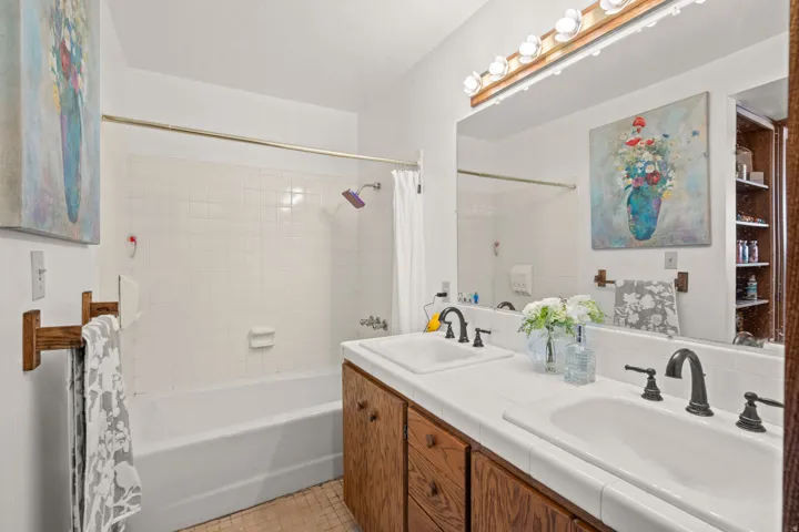 12 N Quiet Meadow Ln, Mapleton, Utah 84664