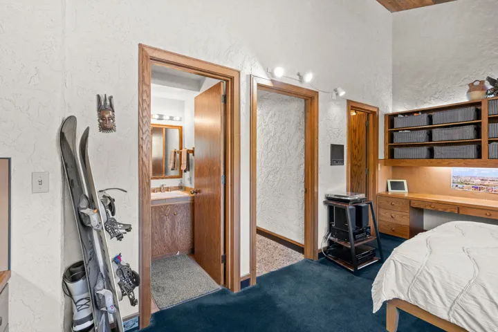 12 N Quiet Meadow Ln, Mapleton, Utah 84664