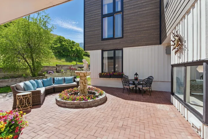 12 N Quiet Meadow Ln, Mapleton, Utah 84664