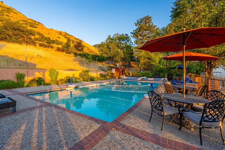 12 N Quiet Meadow Ln, Mapleton, Utah 84664