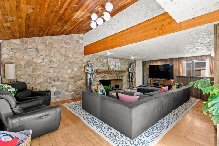 12 N Quiet Meadow Ln, Mapleton, Utah 84664