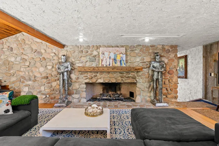 12 N Quiet Meadow Ln, Mapleton, Utah 84664