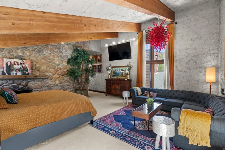 12 N Quiet Meadow Ln, Mapleton, Utah 84664