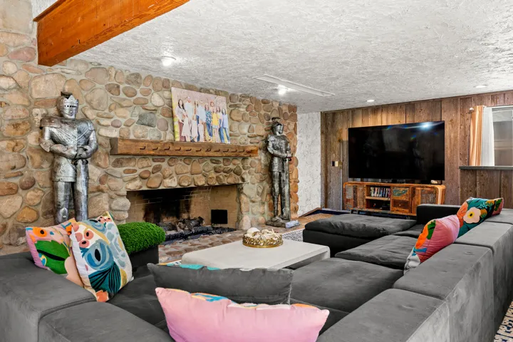 12 N Quiet Meadow Ln, Mapleton, Utah 84664