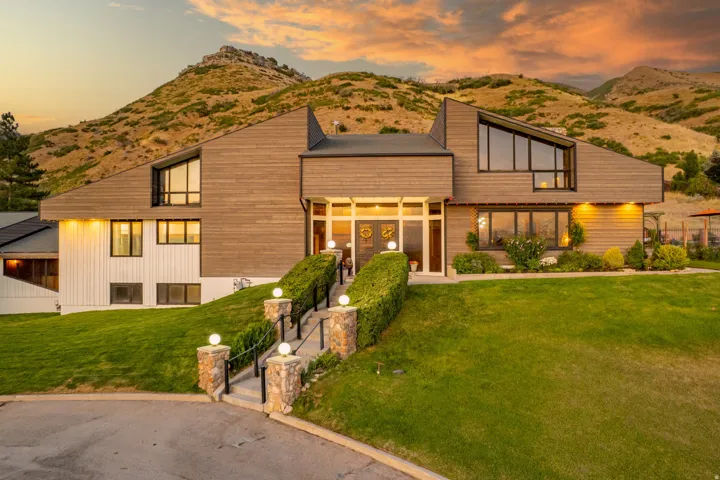 12 N Quiet Meadow Ln, Mapleton, Utah 84664