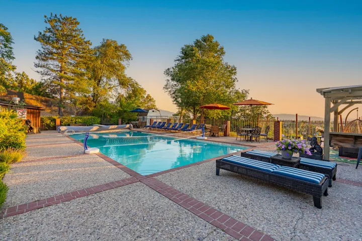 12 N Quiet Meadow Ln, Mapleton, Utah 84664