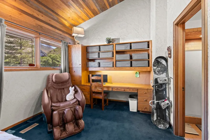 12 N Quiet Meadow Ln, Mapleton, Utah 84664