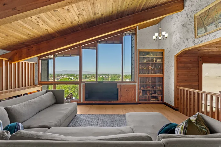 12 N Quiet Meadow Ln, Mapleton, Utah 84664