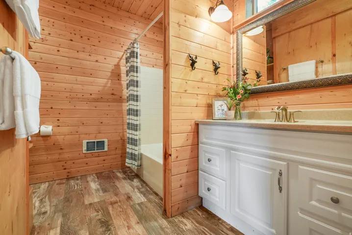 Primary Suite Bathroom