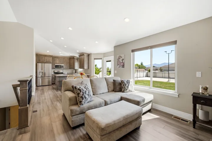 83 S Mustang Ridge Rd, Grantsville, Utah 84029
