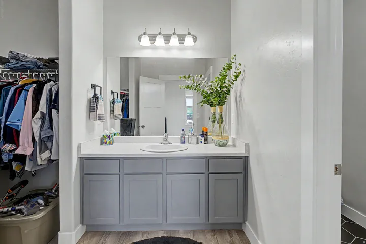 14453 S Selvig Way #302, Herriman, Utah 84096