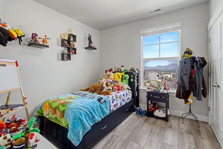 14453 S Selvig Way #302, Herriman, Utah 84096