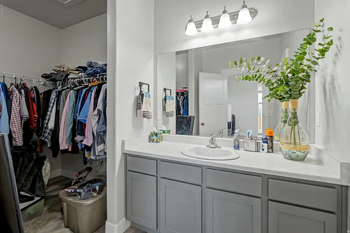 14453 S Selvig Way #302, Herriman, Utah 84096