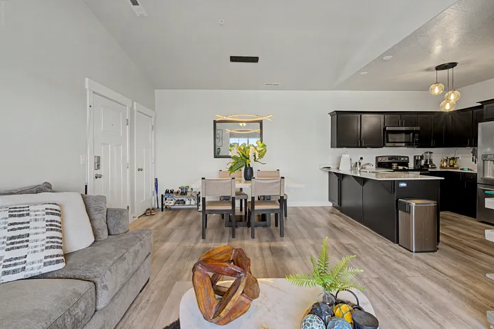 14453 S Selvig Way #302, Herriman, Utah 84096