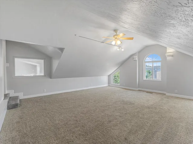 Empty room/bonus room