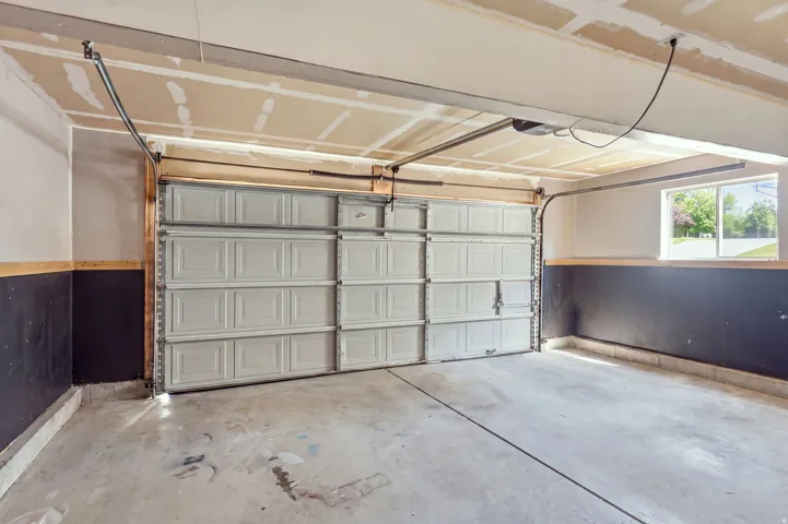 Spacious 2-car garage