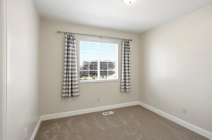 Upper level bedroom3-new carpet