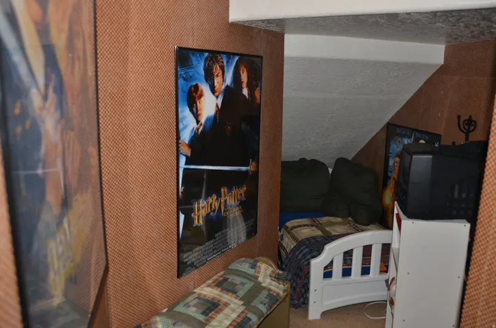 Under stairs Harry Potter room