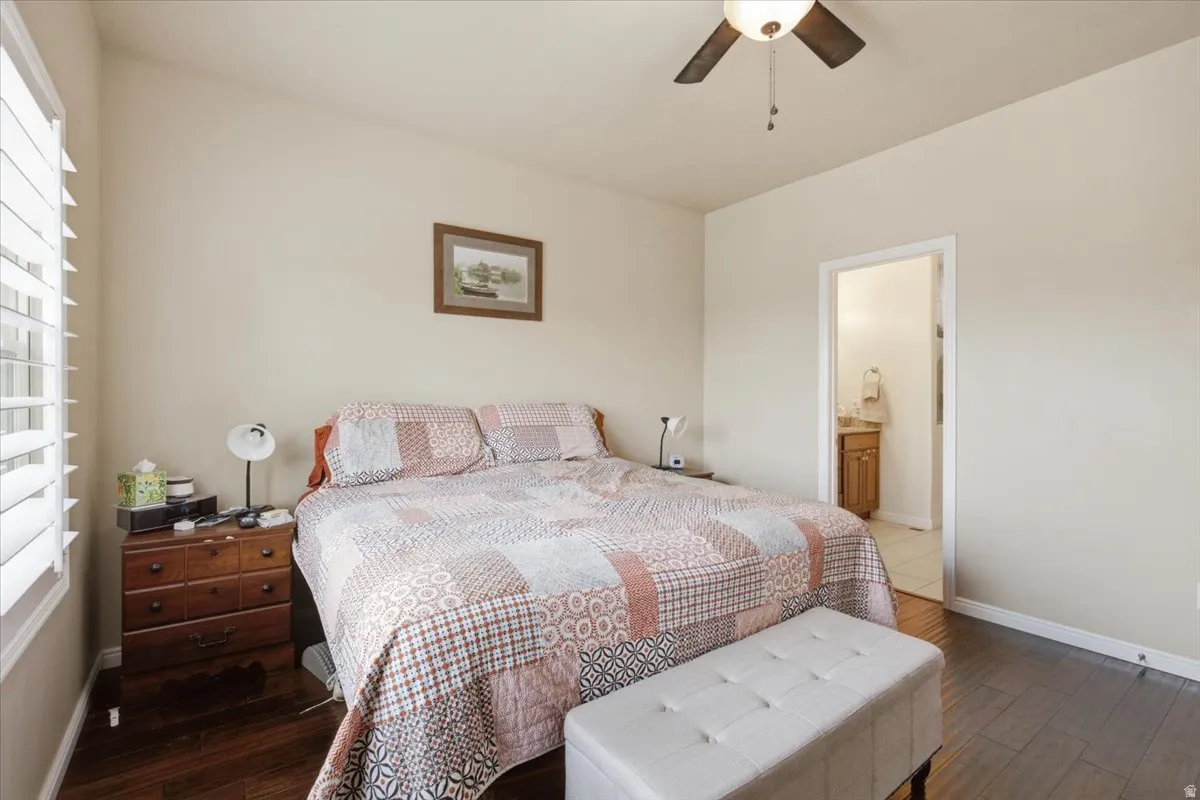 Alternate photo of the main level bedroom