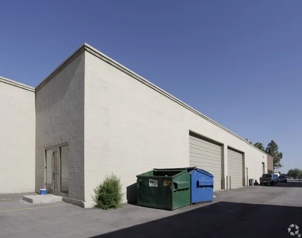 Industrial building with block construction and multiple roll-up doors