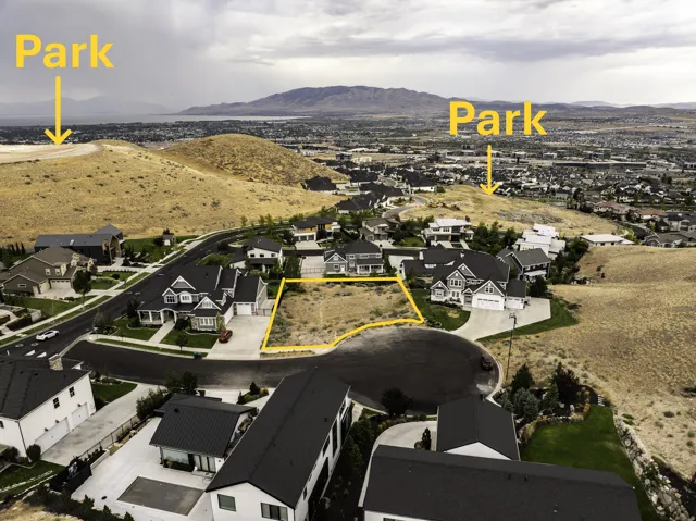 Ready-to-build lot in luxury neighborhood with 2 parks within walking distance.