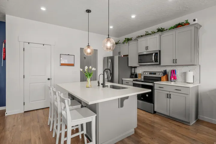 4477 E Hurstbourne Dr, Eagle Mountain, Utah 84005
