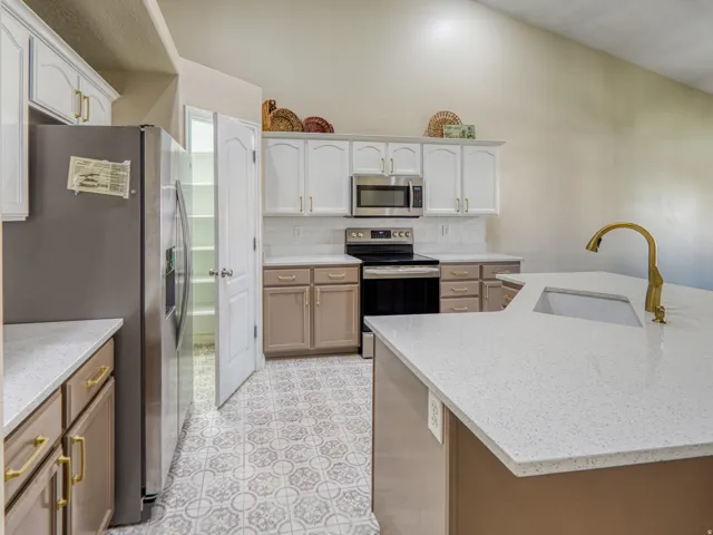 Virtually staged photos have been included to help showcase the property's possibilities. Actual furnishings and features may vary from those shown.