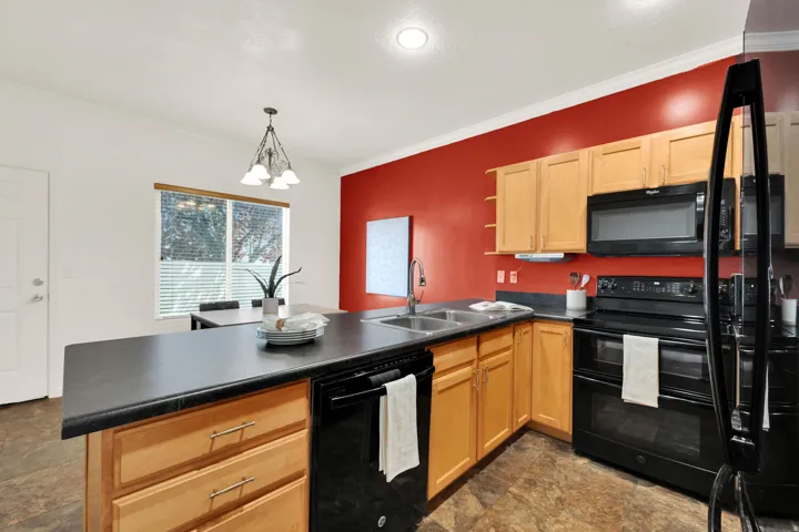 7902 S Dove Creek Ln, West Jordan, Utah 84081