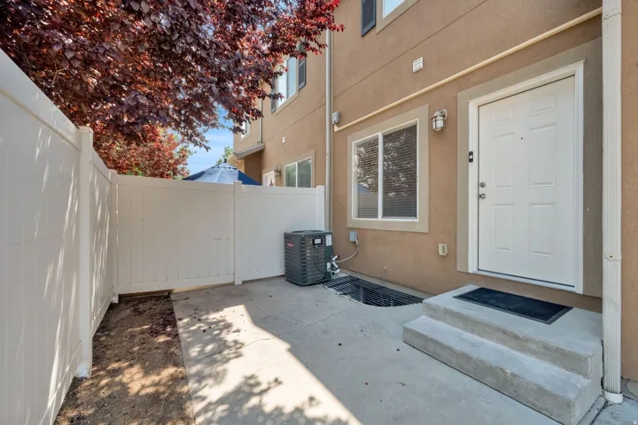 7902 S Dove Creek Ln, West Jordan, Utah 84081