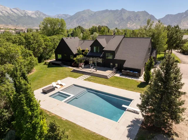 New pool, spa and tanning deck