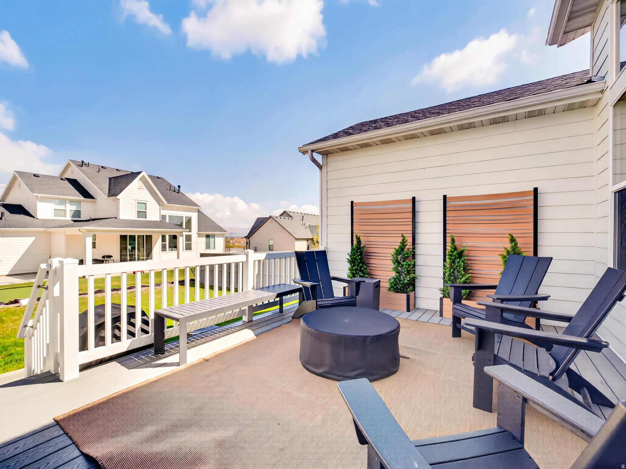 Spacious outdoor deck