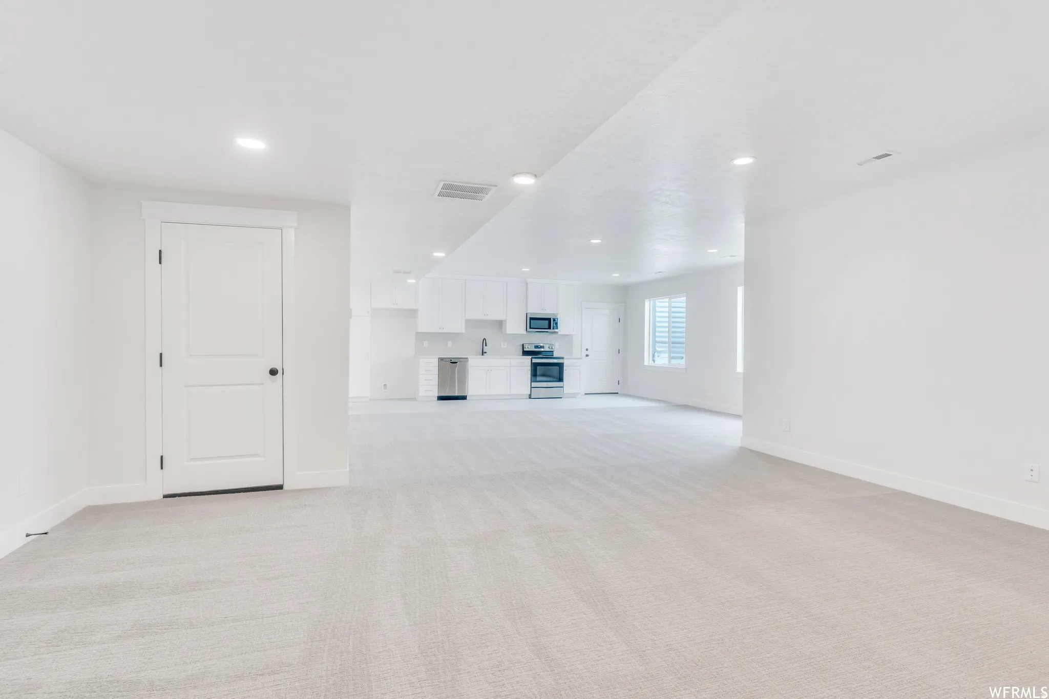 Huge open family room in basement