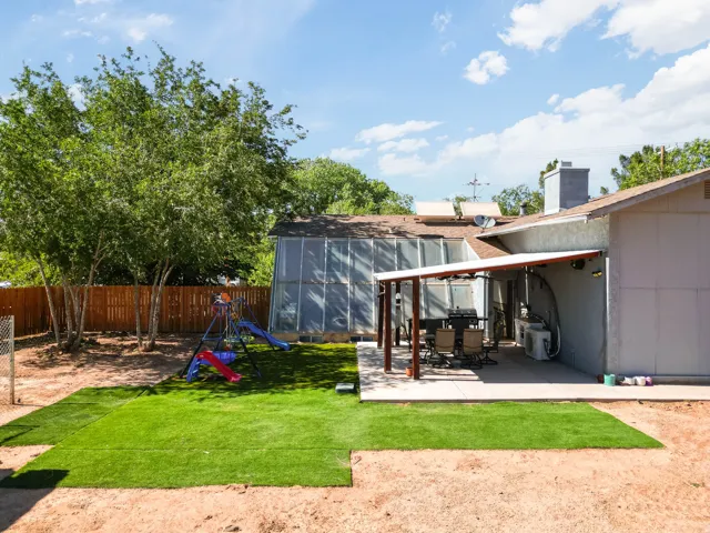 Covered patio with a concrete surface