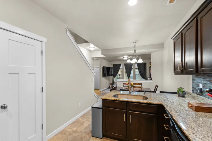 3719 W Mandrake Way, South Jordan, Utah 84095