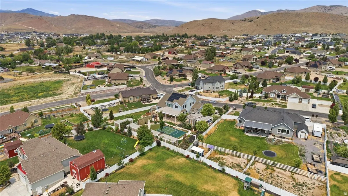 Expansive residential neighborhood featuring diverse architectural styles