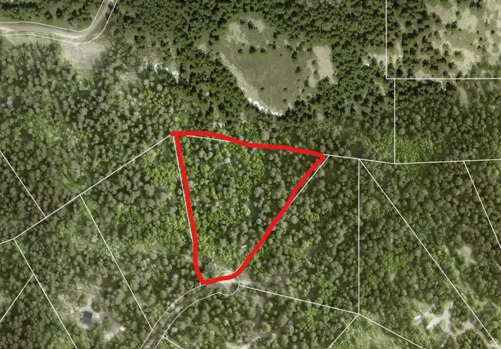 Property Boundary Map. Illustrating the defined perimeter of the property