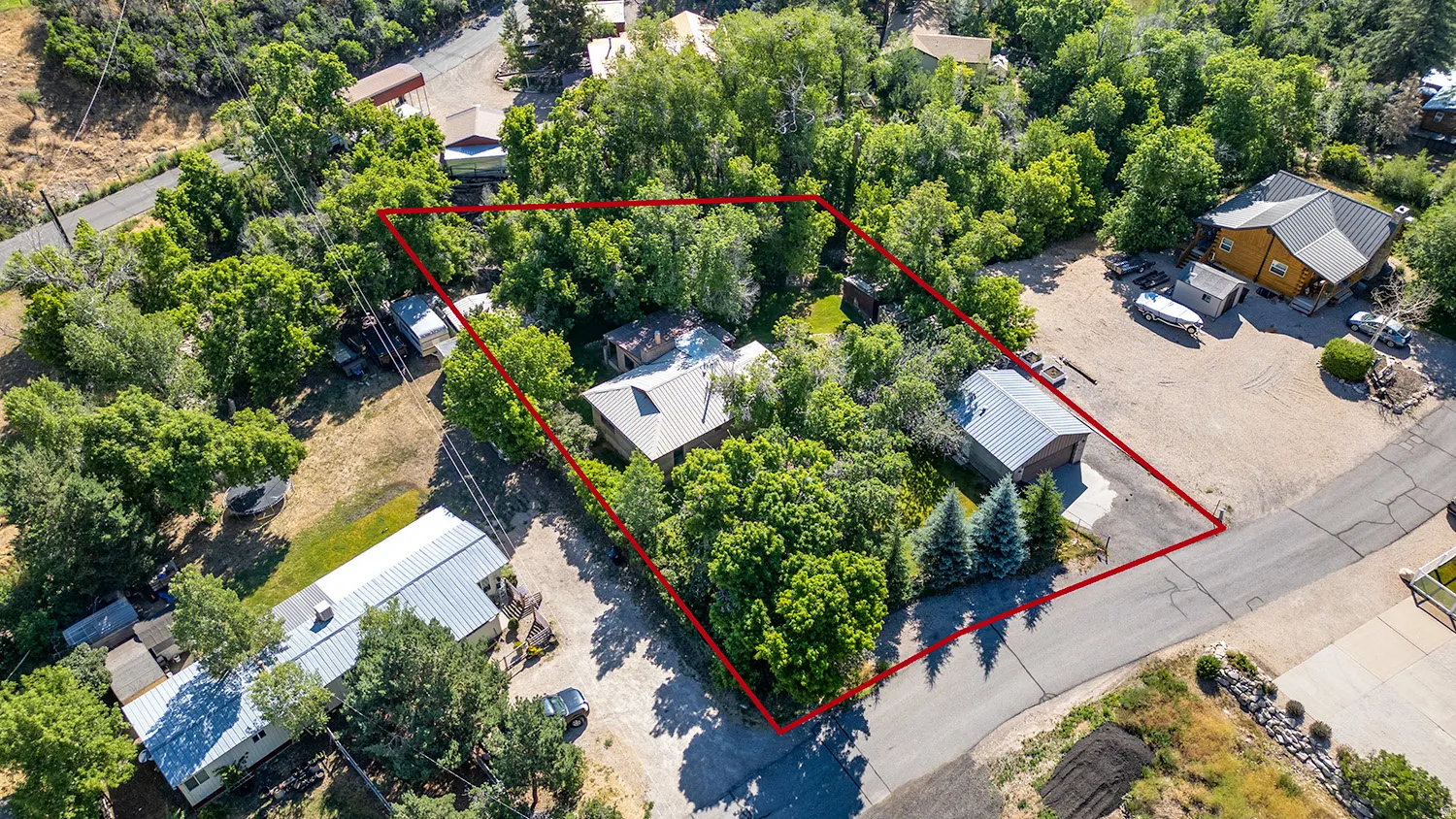 Lot lines are an estimate only and provided as a courtesy only. Buyer is advised to seek an independent measurement and verify all to their own satisfaction.
