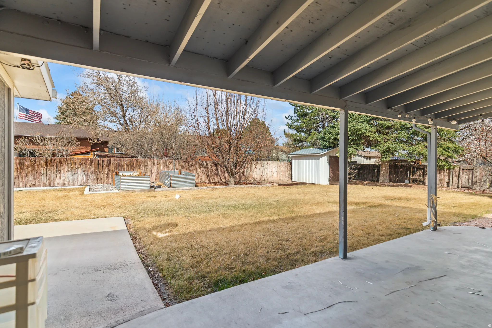 Covered patio with concrete flooring